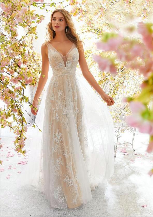 Sexy B-Neck Sleeveless Lace Gown