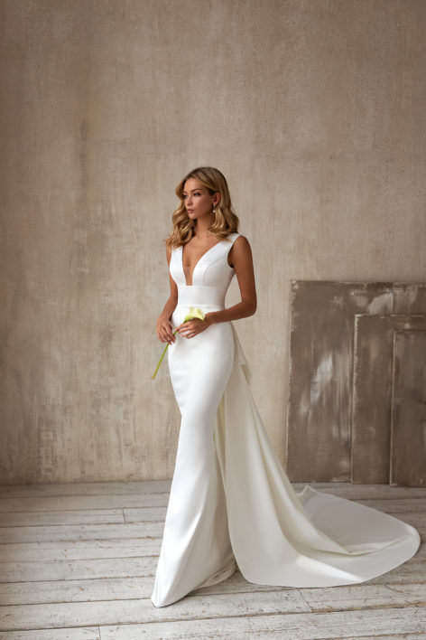 Sexy V-Neck Sleeveless Satin Gown